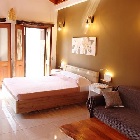 Main Square Apartment ซีมี ภายนอก รูปภาพ